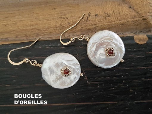 LES BOUCLES D'OREILLES